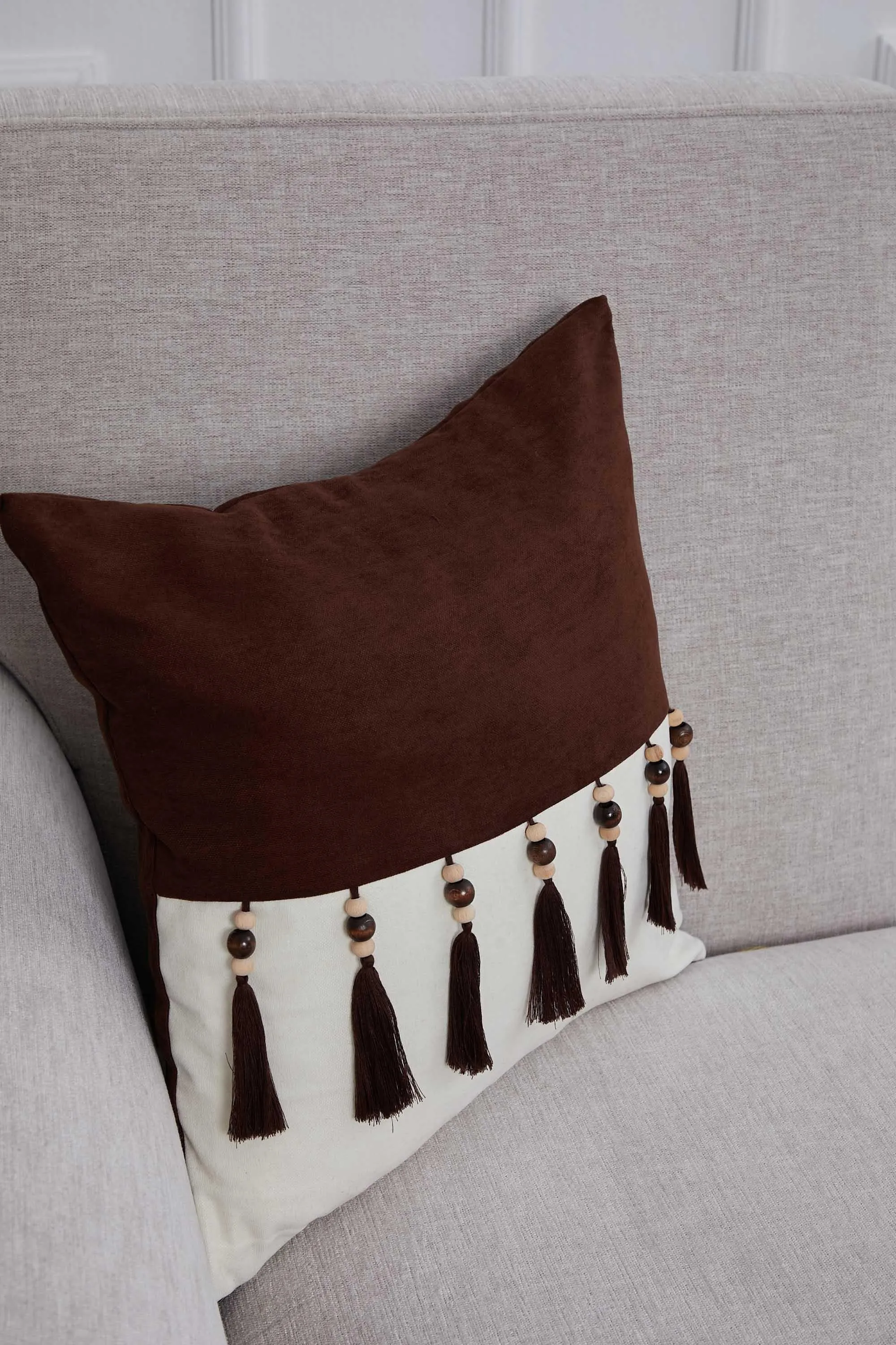 Boho Decorative Throw Pillow Covers with Tassels and Chaplet, 18 x 18 inch Modern Design Polyester Cushion Covers for Couch,K-100