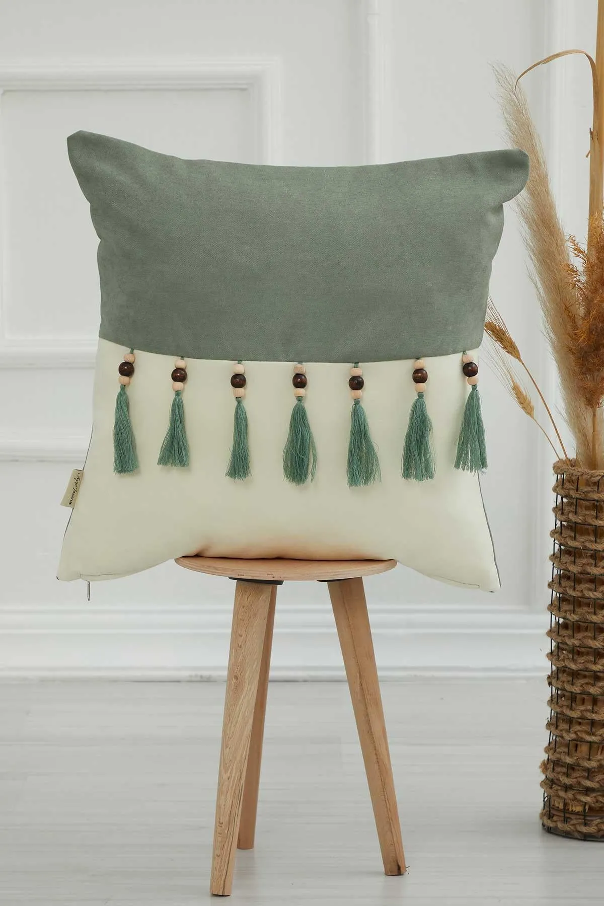 Boho Decorative Throw Pillow Covers with Tassels and Chaplet, 18 x 18 inch Modern Design Polyester Cushion Covers for Couch,K-100