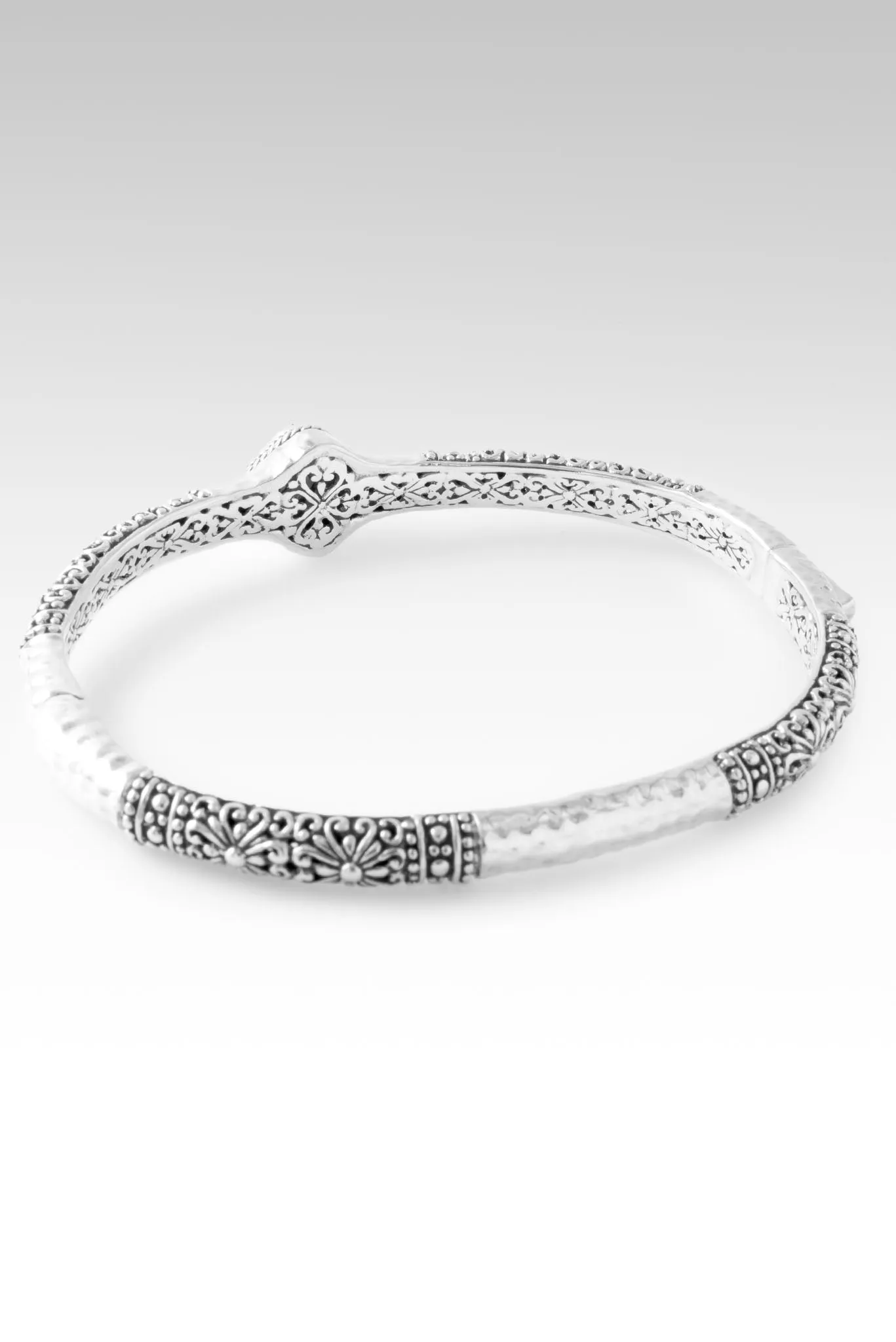 Harmony Bangle™ in White Mother of Pearl