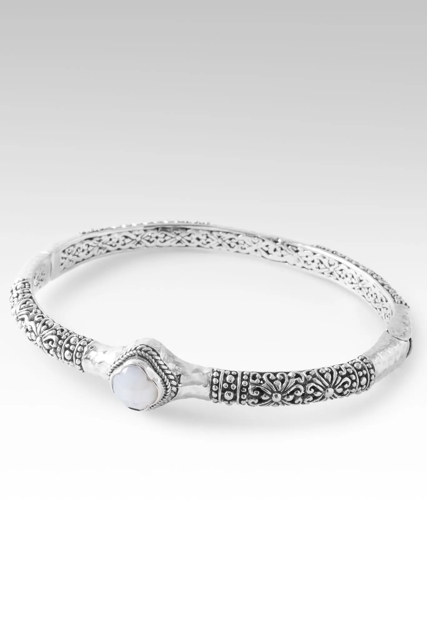 Harmony Bangle™ in White Mother of Pearl