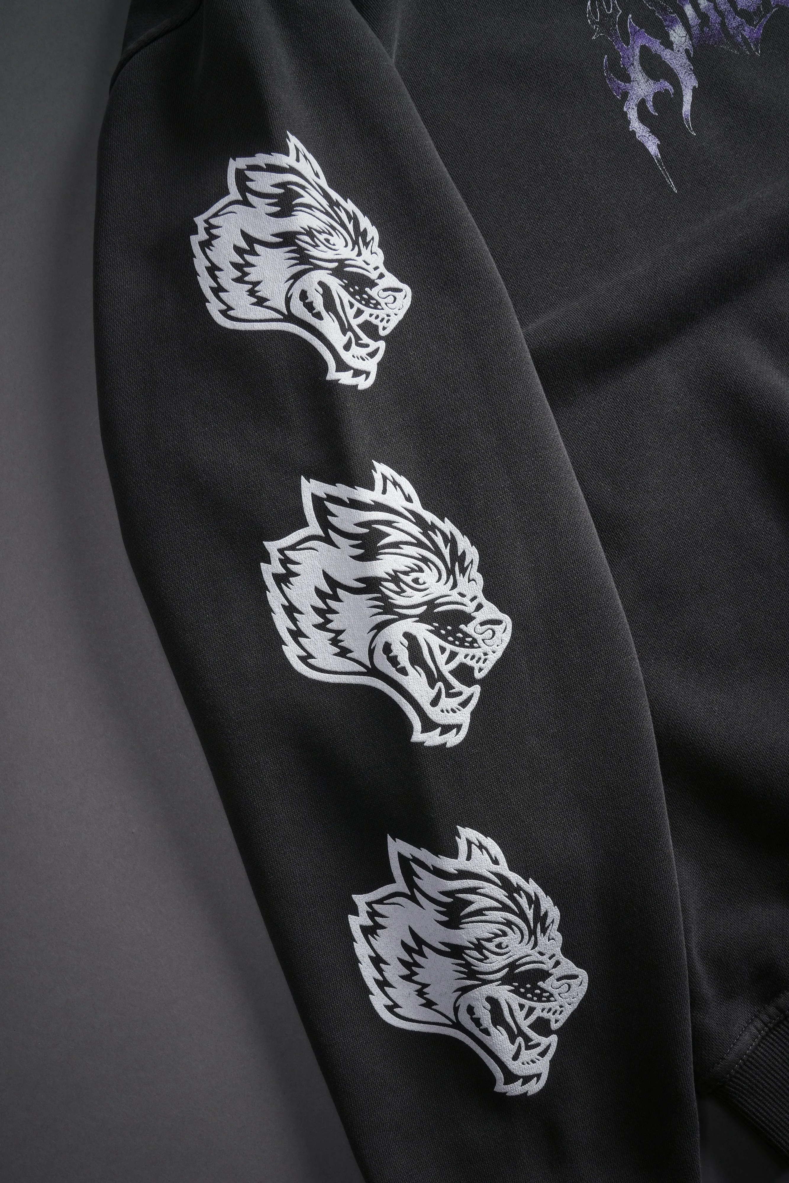 Rule The Galaxy London Crewneck in Wolf Gray